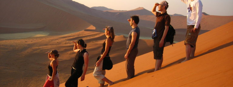 Namibia, Sossusvlei, Dunes, landscape, sand, nature, tourists, standing in line, watching